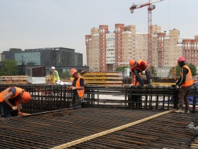 Эксперты назвали факторы, которые затрудняют экономию в строительной отрасли России
