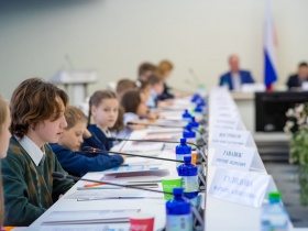 Ирек Файзуллин и представители общественности высоко оценили активную работу Детского совета при Минстрое России 