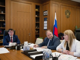 Ход реализации объектов в регионах в рамках социально-экономических программ обсуждают в Минстрое России