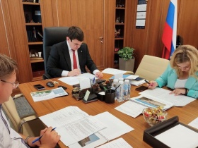 Юрий Гордеев провёл совещание с главными распорядителями по сокращению количества недостроев
