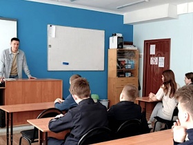 Курская СРО организовала встречу учеников строительного класса с руководителем ТИМ-отдела инжиниринговой компании