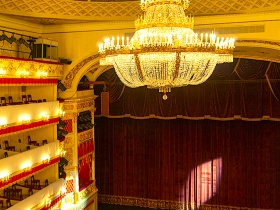 СРО из Северной столицы организовала очередную экскурсию учеников строительного класса в Александринский театр