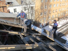 Новосибирская СРО избежала ответственности за просрочку подрядчика, но только потому, что случилась она в период моратория
