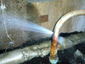 Доводы столичной СРО не помогли ей избежать солидарной ответственности за ущерб от залитой подрядчиком квартиры