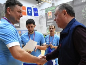 Липецкие СРО и Союз строителей провели турнир по мини-футболу среди команд стройкомпаний региона и тепло поздравили призёров