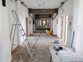 Антон Глушков рассказал, почему в России строить и ремонтировать больницы становится всё дороже