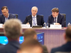 Антон Глушков выступил сомодератором сессии государственных региональных заказчиков в сфере строительства