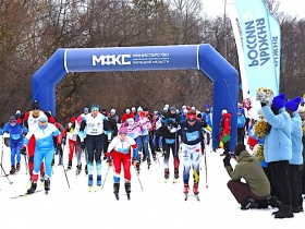 Участники липецких СРО и Союза строителей традиционно вышли на «Лыжню России» от областного центра до Задонска