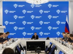 Какие вопросы обсуждали участники еженедельного оперативного совещания в Минстрое России 