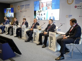 На ПМЭФ состоялось заседание комиссии Госсовета РФ по направлению «Строительство, ЖКХ, городская среда»