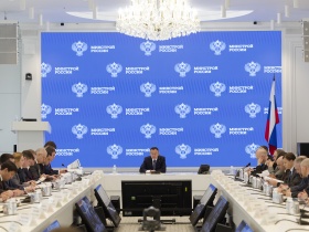 Как проходило еженедельное оперативное совещание в Минстрое России и какие вопросы обсуждали участники этой встречи