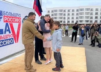 В Мариуполе российские строители активно ведут возведение и восстановление жилья и социально значимых объектов            