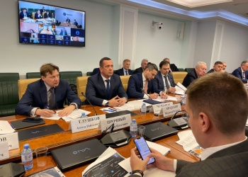 Антон Глушков выступил на круглом столе в Совете Федерации и рассказал об удобстве использования Каталога импортозамещения НОСТРОЙ            