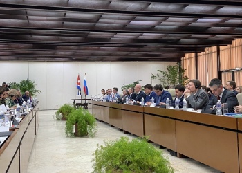 Никита Стасишин и Рене Месе Вильяфанье подписали межведомственный Меморандум о сотрудничестве в области строительства между Россией и Кубой            