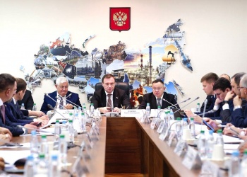 Ирек Файзуллин принял участие в заседании комитета Госдумы по строительству и ЖКХ