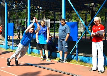В рамках проводимой при поддержке и активном участии уральской СРО Спартакиады строителей прошли соревнования по троеборью