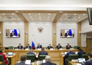 Вопросы повышения эффективности управления МКД и функционирования комплексов ИЖС обсудили на парламентских слушаниях в Совете Федерации
