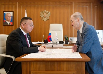 Ирек Файзуллин и Анвар Шамузафаров обсудили ряд важных вопросов, в том числе повышение качества и безопасности проектов 