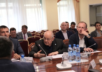 Власти Сахалина поддержали инициативу саморегуляторов, которая позволит избежать транспортного коллапса при дорожном ремонте