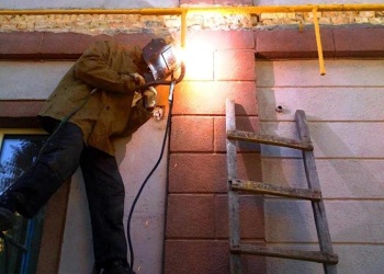 Подмосковная СРО в суд не явилась и проиграла иск из-за подрядчика, допустившего пожар в квартире во время капремонта МКД