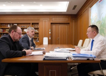 В ходе рабочей встречи Ирека Файзуллина и Игоря Манылова были обсуждены вопросы повышения качества государственной и негосударственной экспертиз