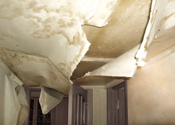 Залитая подрядчиком квартира привела столичную СРО к солидарной ответственности, но саморегуляторы пошли в апелляцию 