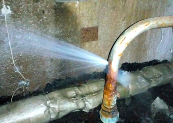 Доводы столичной СРО не помогли ей избежать солидарной ответственности за ущерб от залитой подрядчиком квартиры