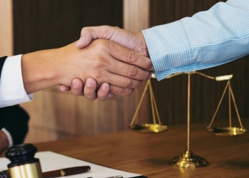 Арбитражный суд обязал алтайскую СРО зачесть взносы присоединённой компании в счёт правопреемника