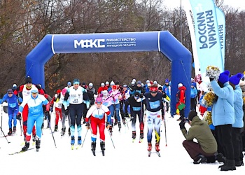 Участники липецких СРО и Союза строителей традиционно вышли на «Лыжню России» от областного центра до Задонска
