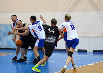 В проводимой при поддержке уральской СРО региональной Спартакиаде строителей состоялся турнир по баскетболу