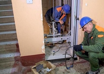 Ростехнадзор разрабатывает порядок привлечения специализированных компаний к техобслуживанию и ремонту лифтов в МКД