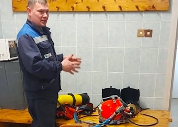 Петербургская СРО познакомила учеников строительных классов с профессией водолаза-энергетика