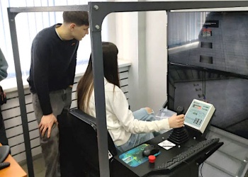 Хабаровская СРО организовала очередную экскурсию для учеников строительного класса, в этот раз – на сталелитейный завод