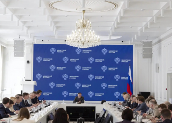 Какие вопросы обсуждали участники еженедельного оперативного совещания в Минстрое России 