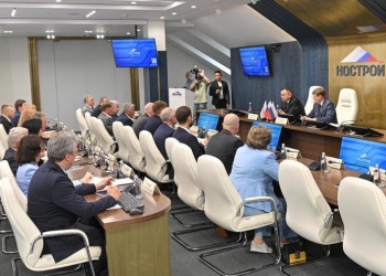 Ирек Файзуллин посетил с визитом НОСТРОЙ и провёл в его стенах Всероссийское совещание
