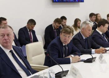 Антон Глушков принял участие в еженедельном совещании главы Минстроя России с регионами и ГРБС