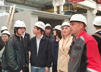 Хабаровская СРО организовала для школьников строительных классов экскурсию на завод железобетонных изделий